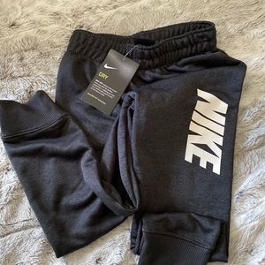 *BRAND NEW* boys Nike sweats
